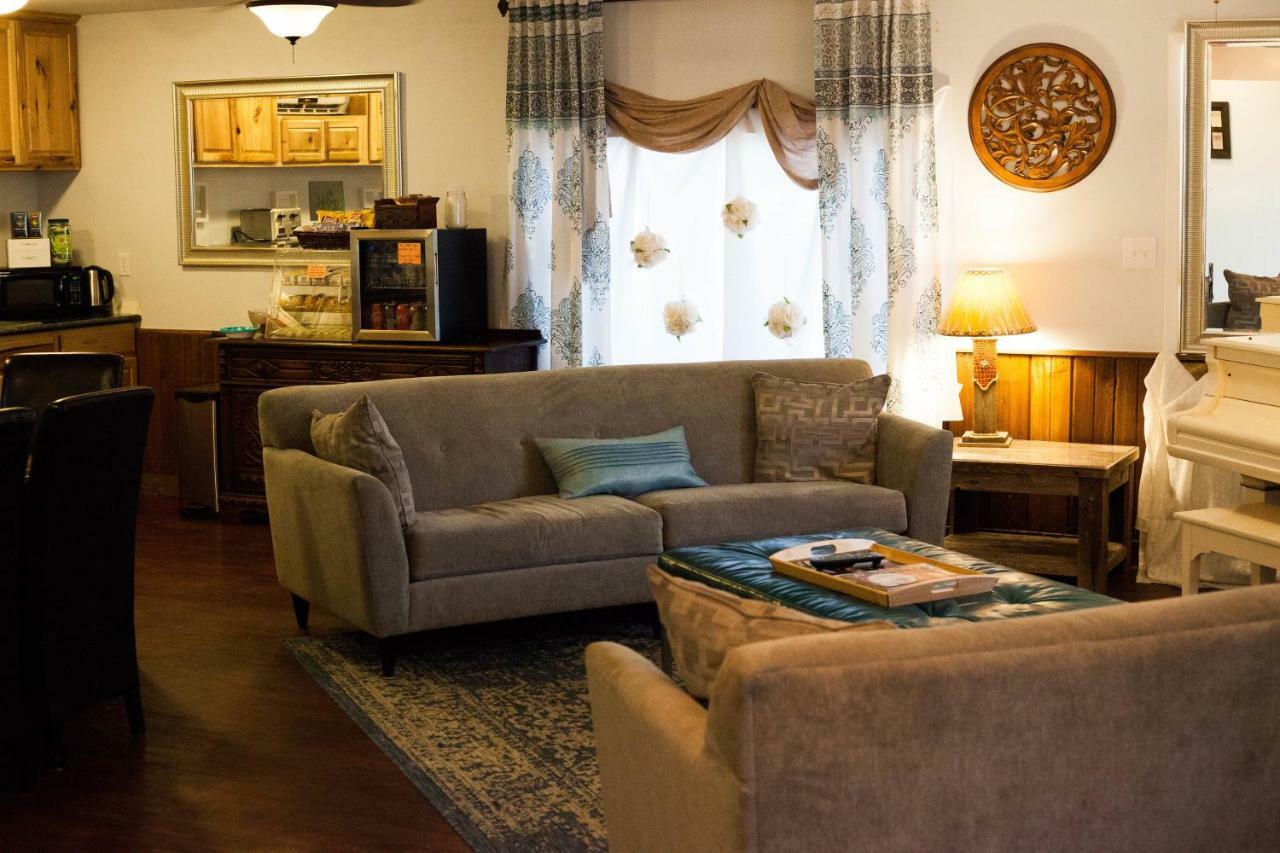 Square Inn Wimberley Εξωτερικό φωτογραφία