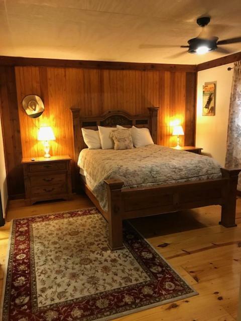 Square Inn Wimberley Εξωτερικό φωτογραφία
