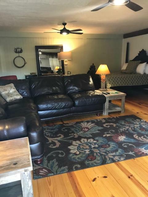 Square Inn Wimberley Εξωτερικό φωτογραφία